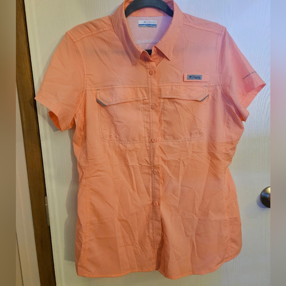 Magellan Outdoors Womens Fishing Shirt Size L in salmon